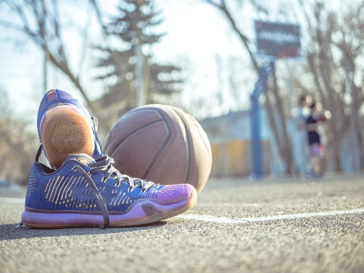 Comment choisir les bonnes chaussures pour jouer au basket Citizens News