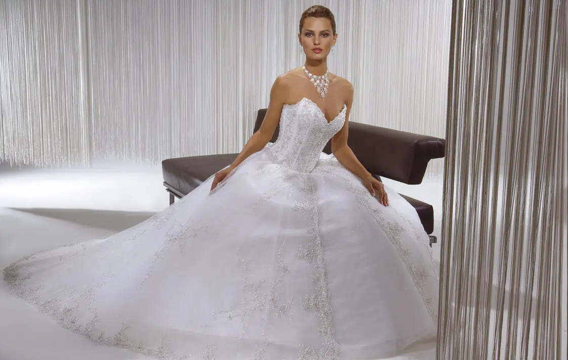 Une robe de mariée parfaite pour femme mince