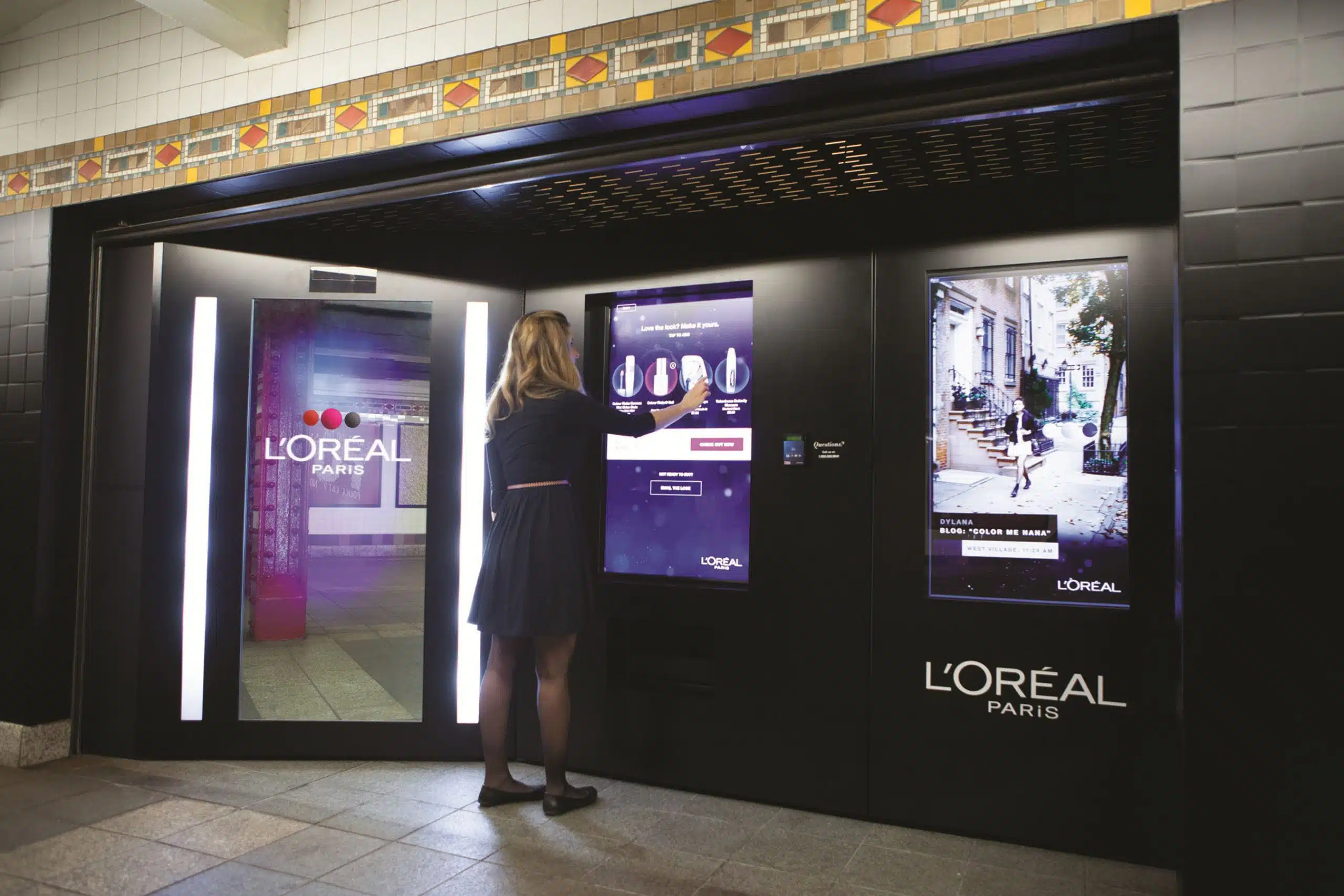 Les avantages de la vitrine tactile pour les commerçants de centre-ville