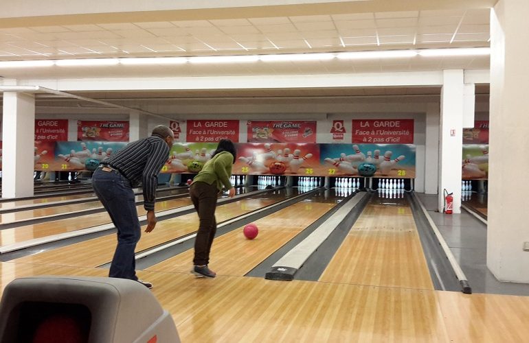 Le Bowling de la Garde : détente, sport et loisirs
