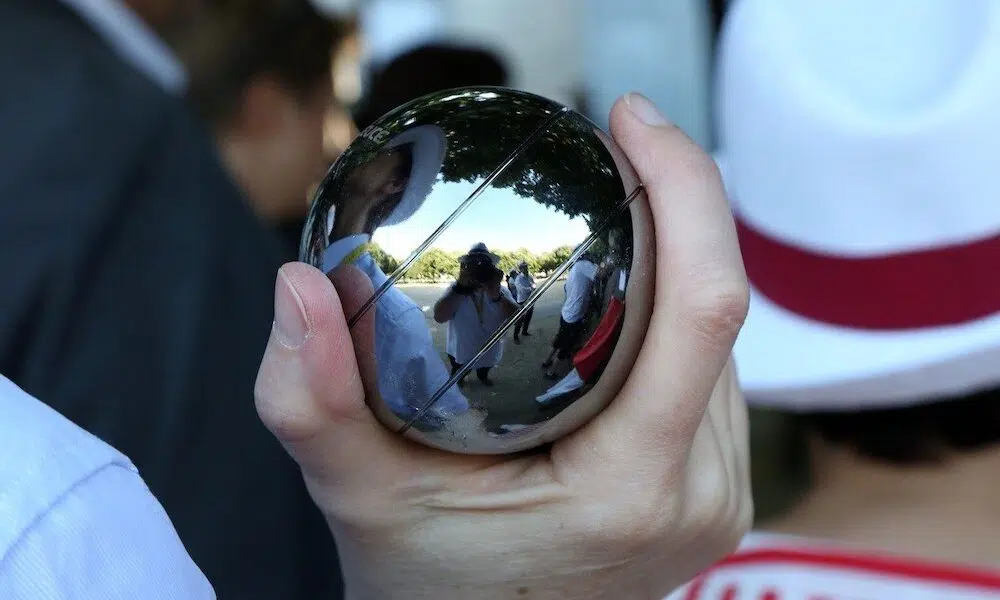 boule de pétanque brillante