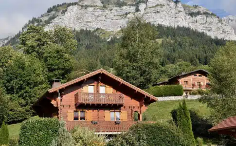 Choisir un constructeur expérimenté pour votre maison individuelle en Savoie : une étape essentielle !
