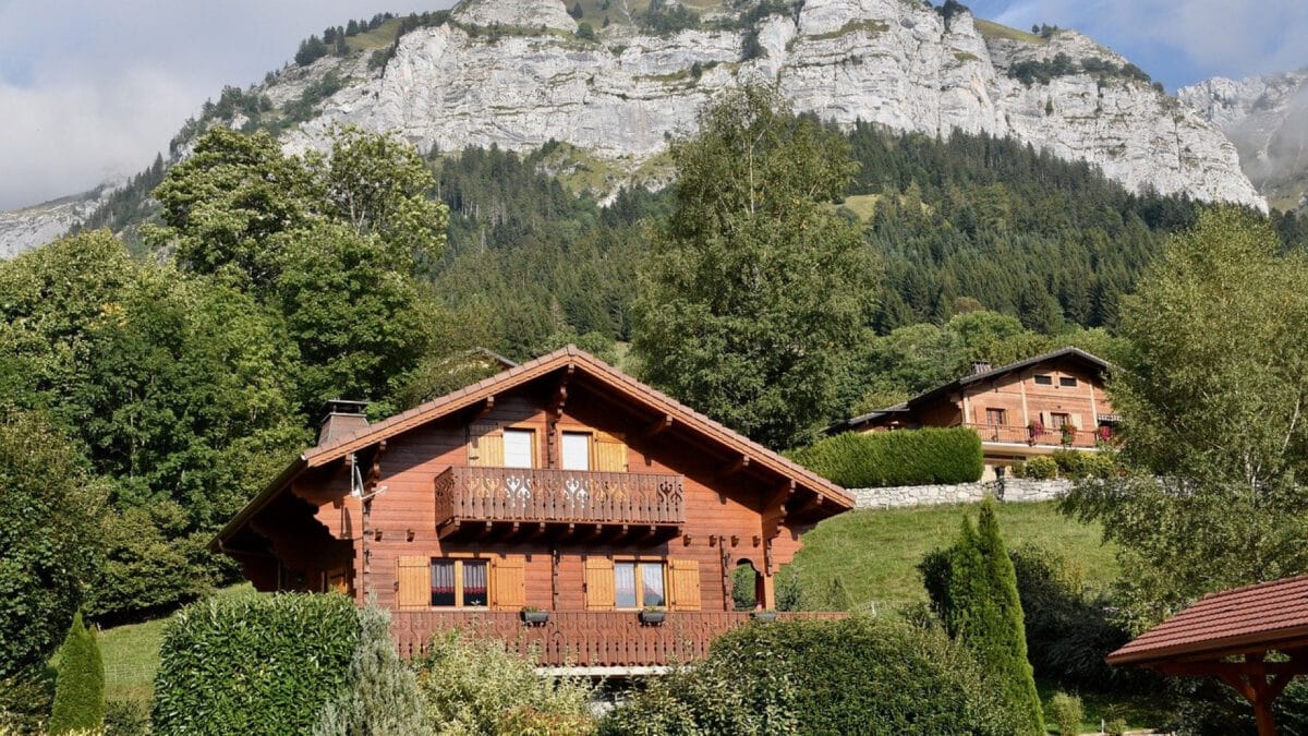 Choisir un constructeur expérimenté pour votre maison individuelle en Savoie : une étape essentielle !