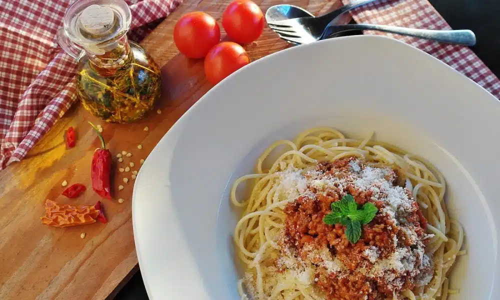 L'aide au repas pour les personnes âgées : un service essentiel pour leur bien-être