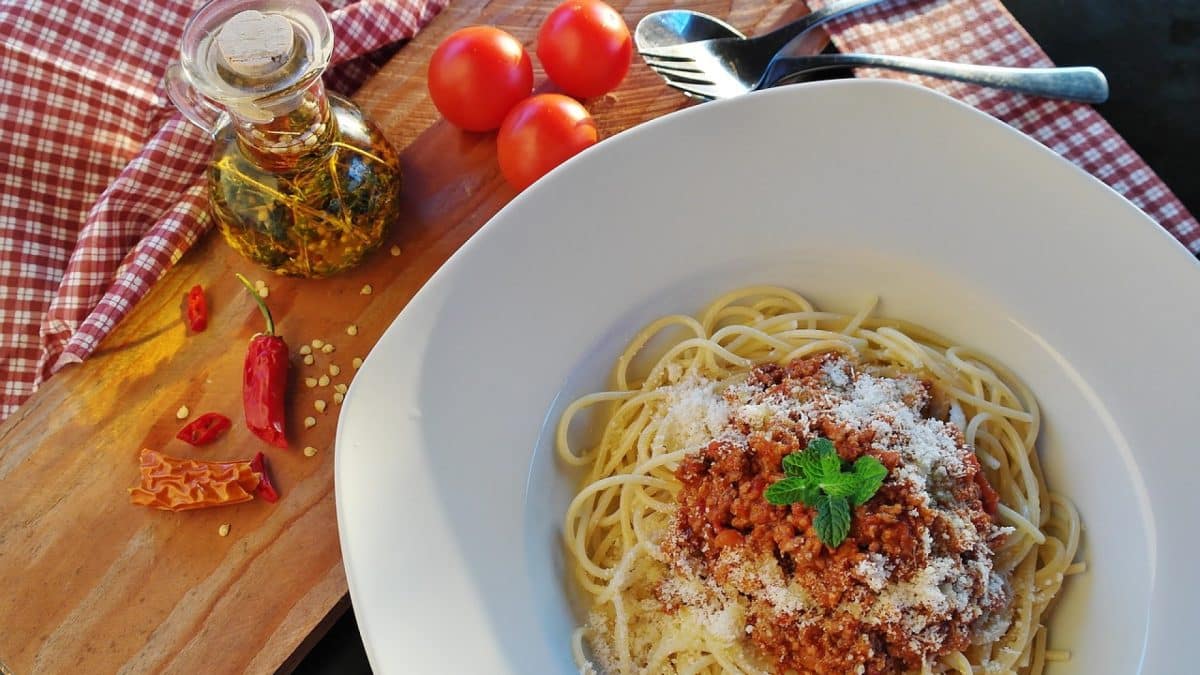 L'aide au repas pour les personnes âgées : un service essentiel pour leur bien-être