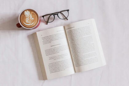 Plongez dans l’univers des livres en optant pour le format broché